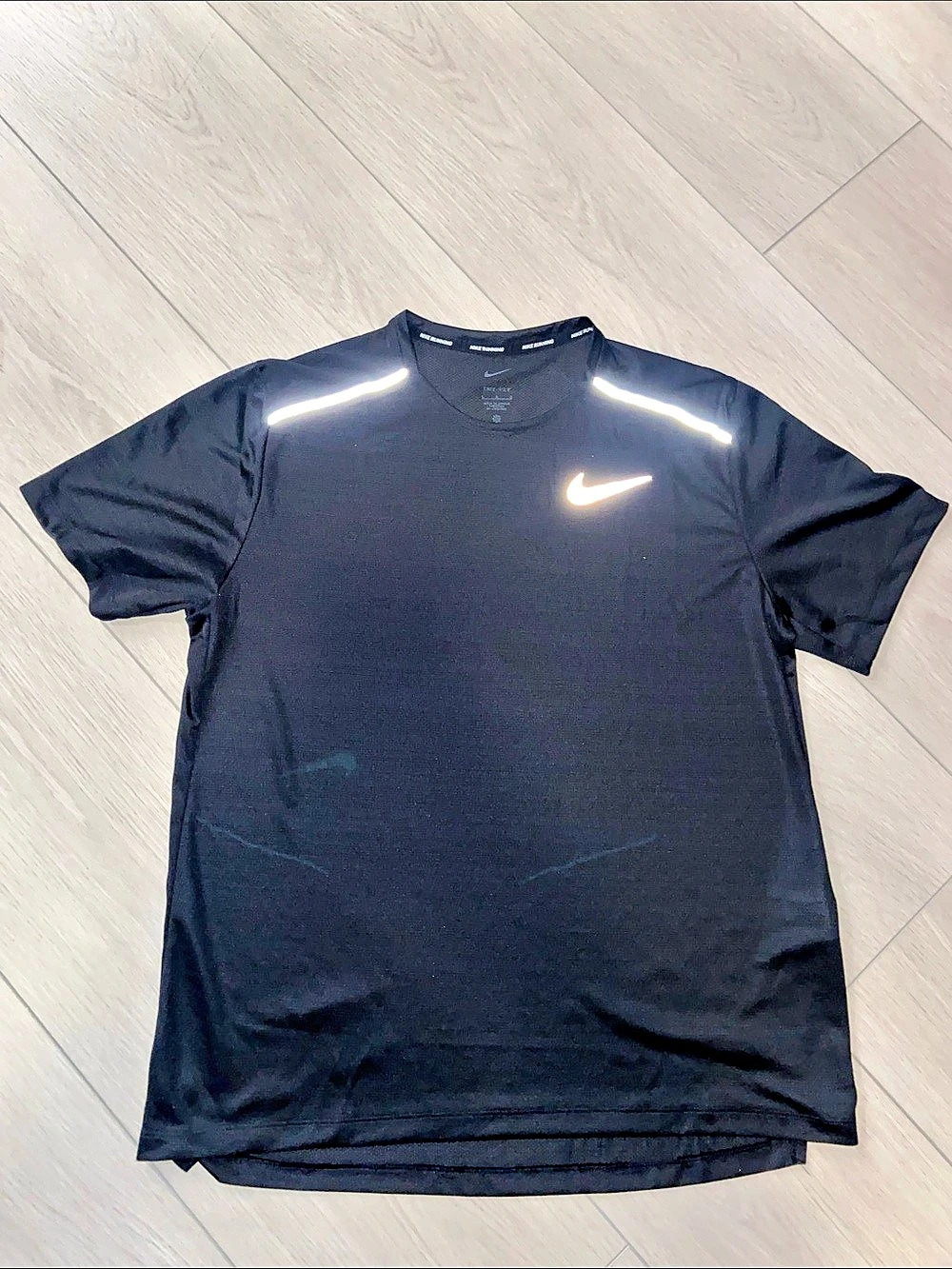 3 Nike Dri-FIT Running Top 2 Black & 1 Green\Teal